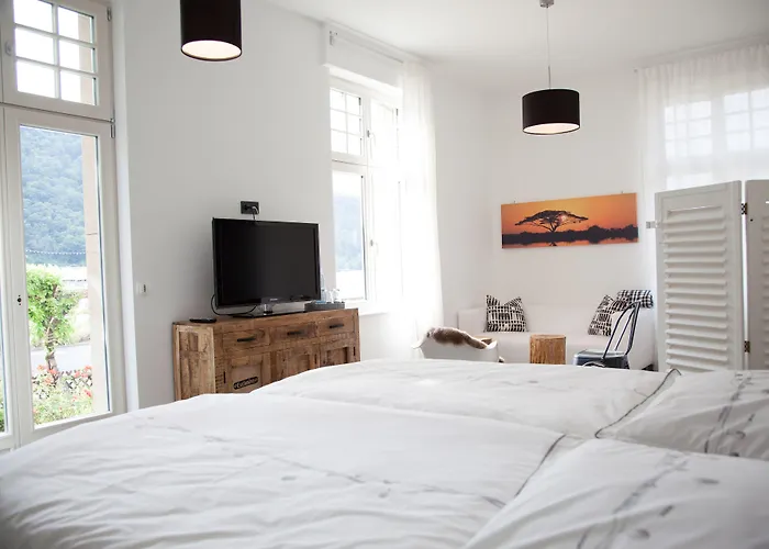 Altes Rathaus فندق مبيت وإفطار روديسهايم ام رين